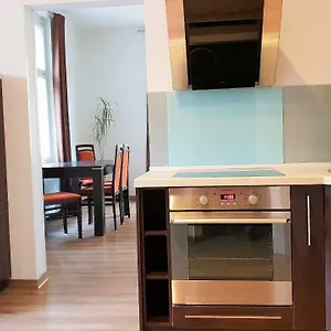 https://villa-serena.karlovyvary-hotels.com